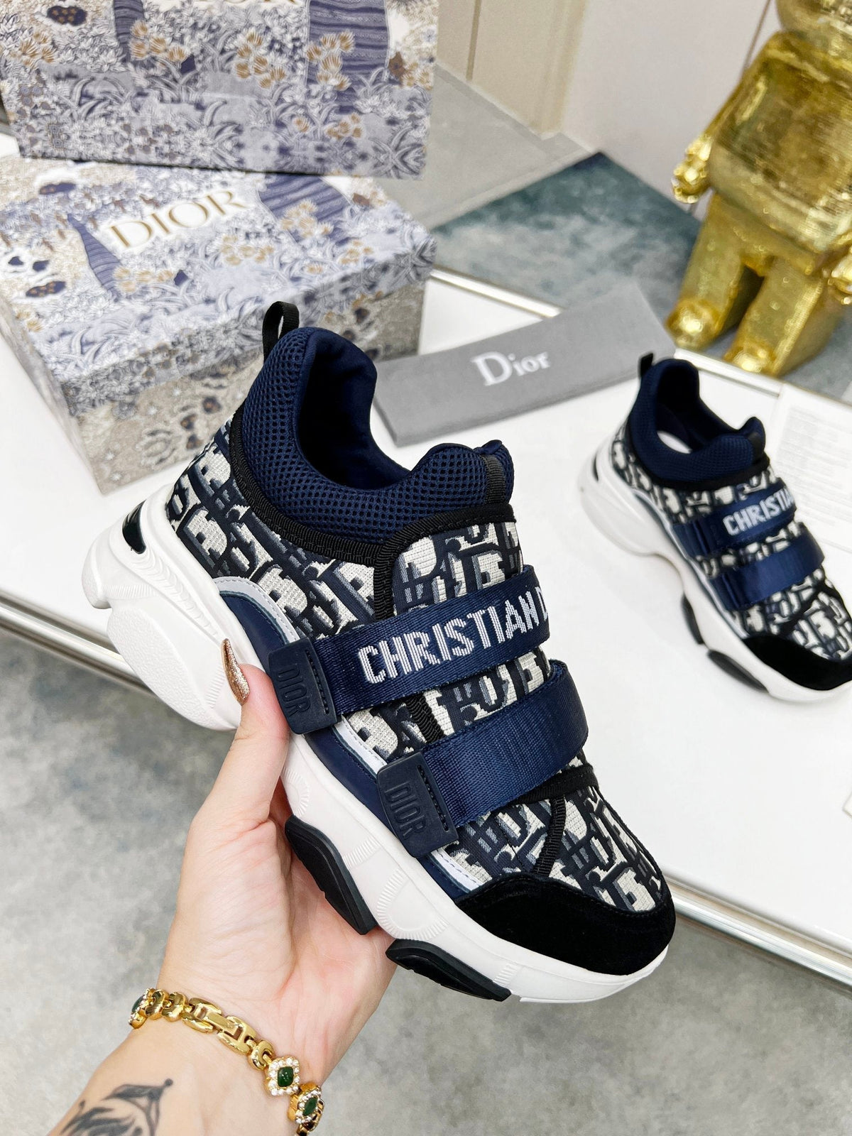D-WANDER SNEAKERS IN COLORFUL TECHNICAL FABRIC AND SUEDE 153028