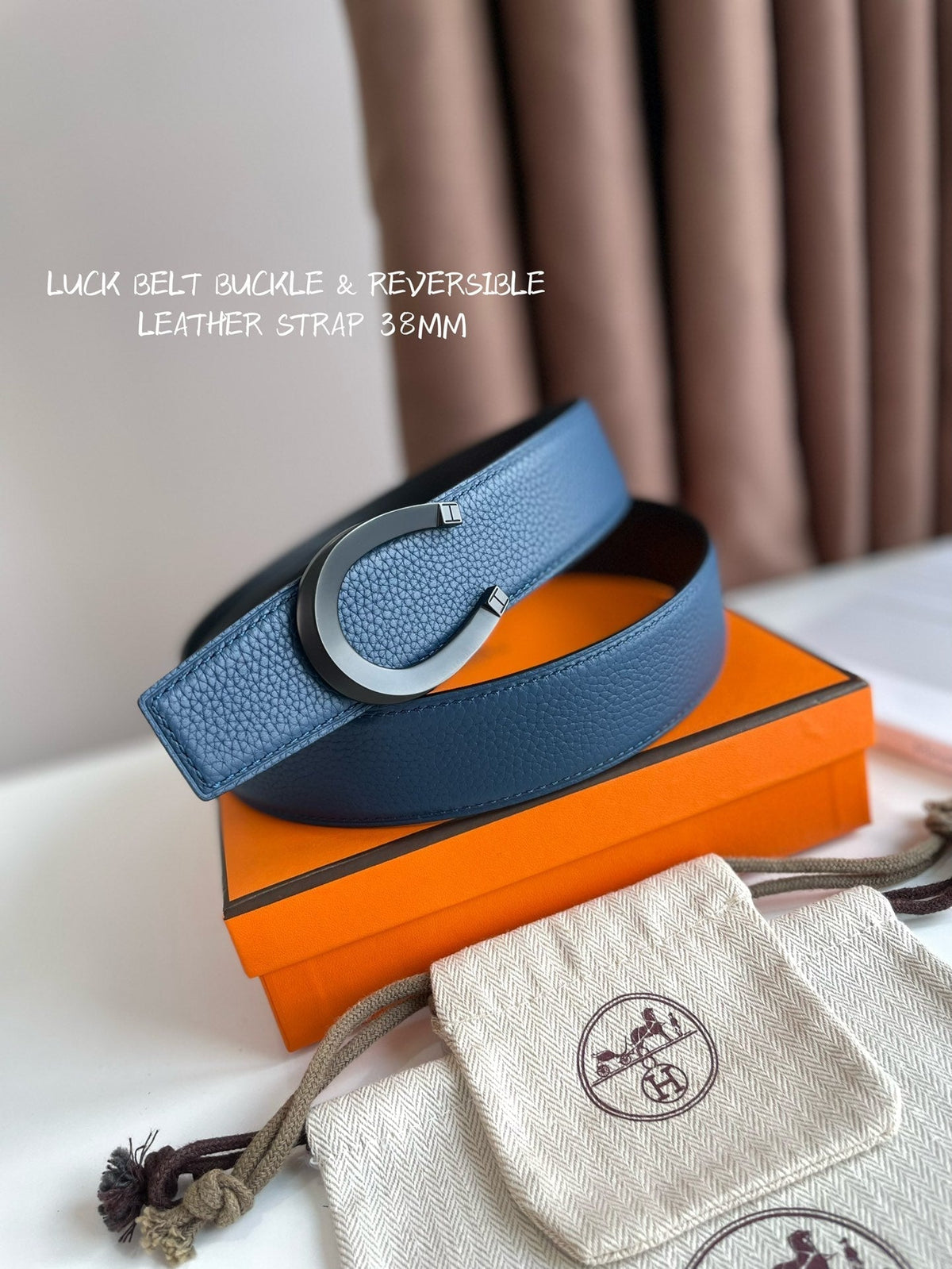HM LUCK BELT BUCKLE & REVERSIBLE BLACK AND NAVY BLUE LEATHER STRAP 38MM