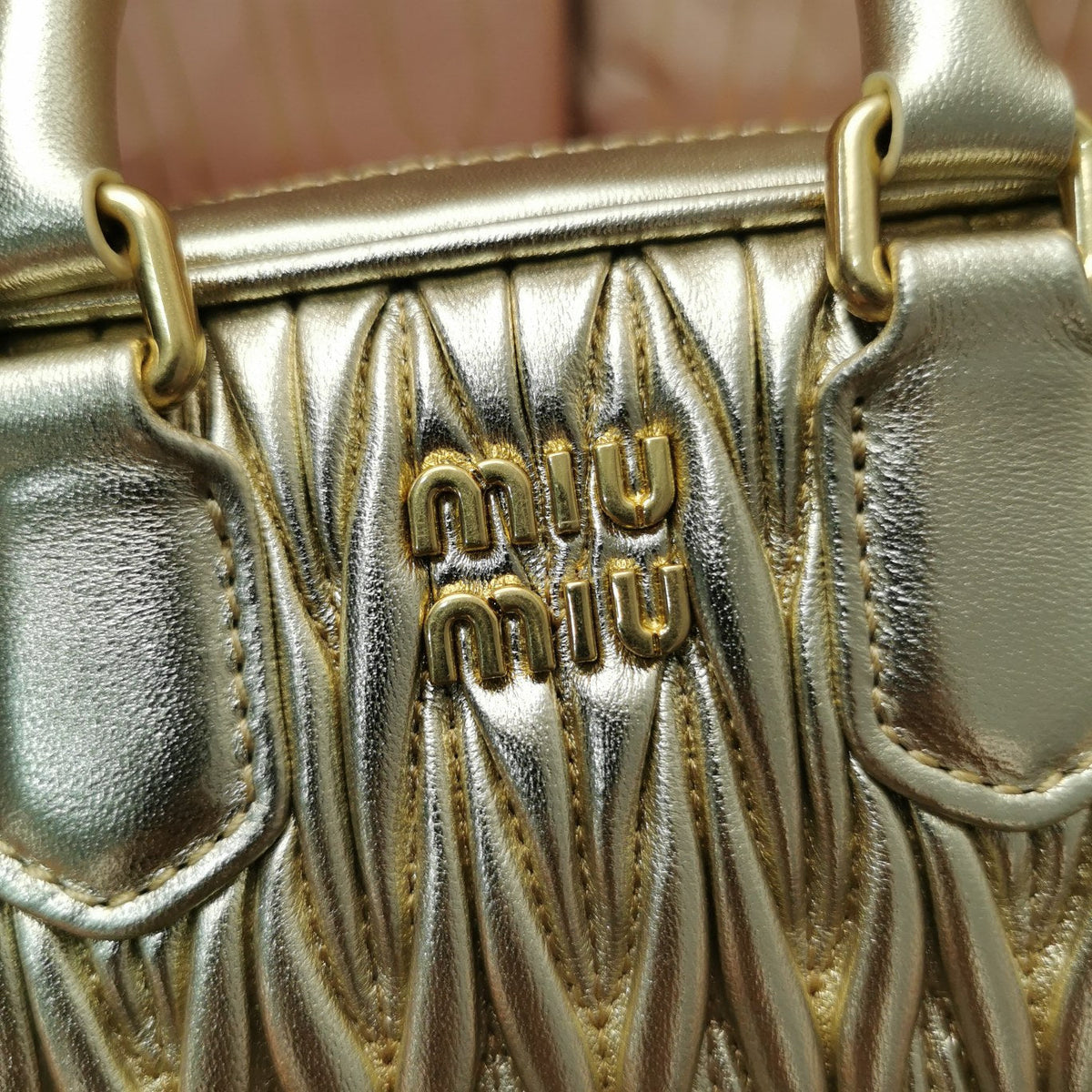 TOO PRETTY 17 HANDBAG GOLDEN LAMBSKIN
