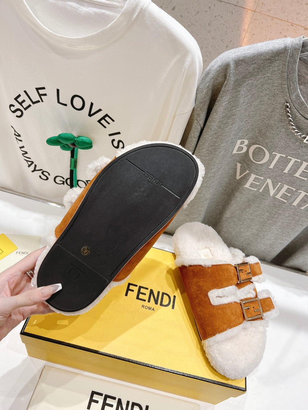 FENDI DAD SANDAL MULE IN BRONZE BROWN SUEDE WITH WHITE FLEECE
