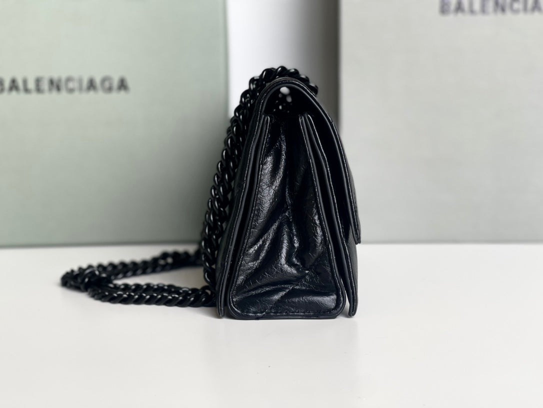 CRUSH SMALL CHAIN BAG 25 IN BLACK QUILTED CRUSHED CALFSKIN BLACK HARDWARE