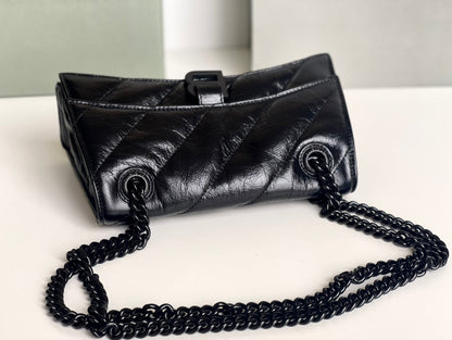 CRUSH SMALL CHAIN BAG 25 IN BLACK QUILTED CRUSHED CALFSKIN BLACK HARDWARE