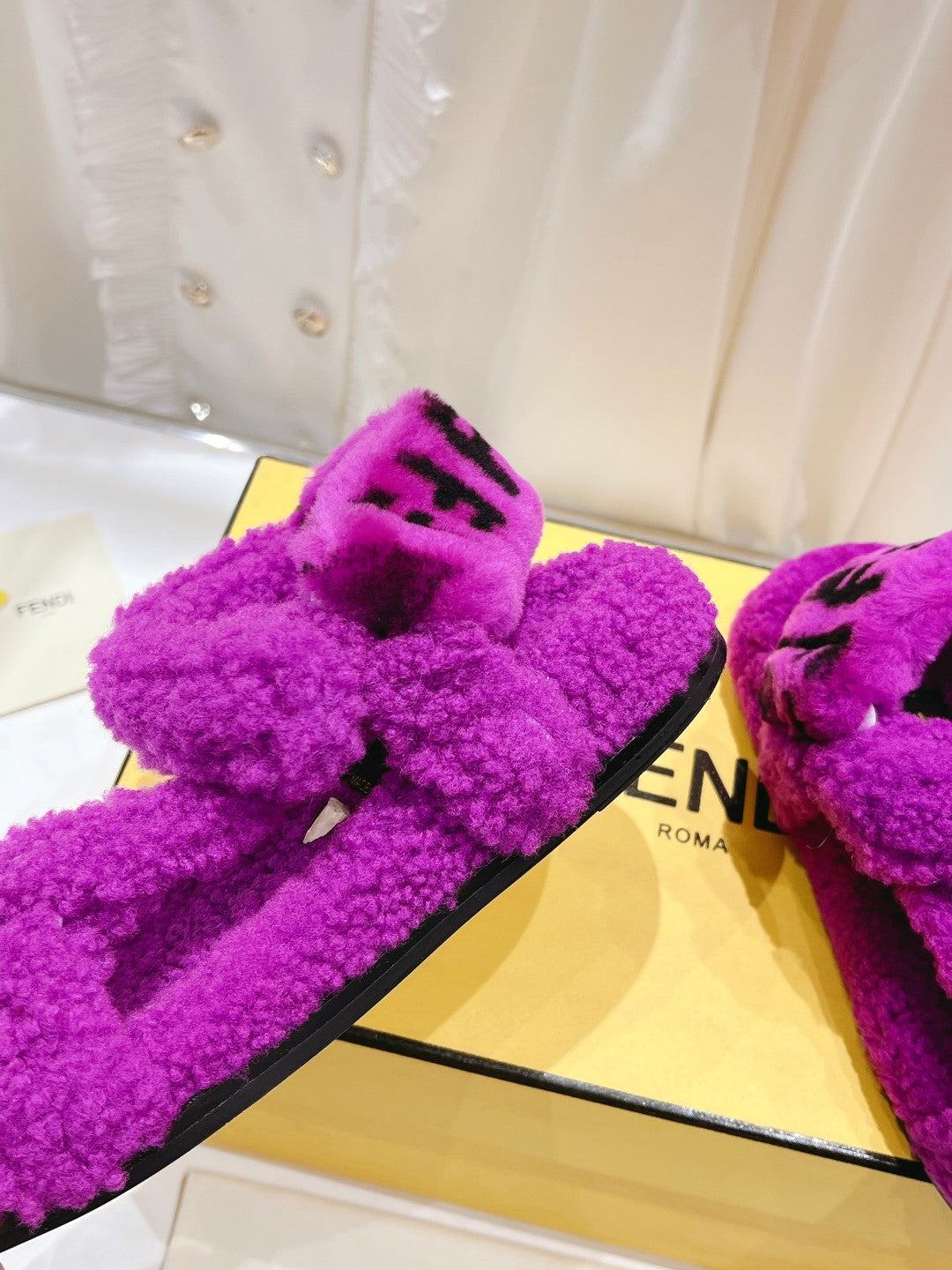 FENDI DAD SANDAL IN MAGENTA PURPLE FLEECE