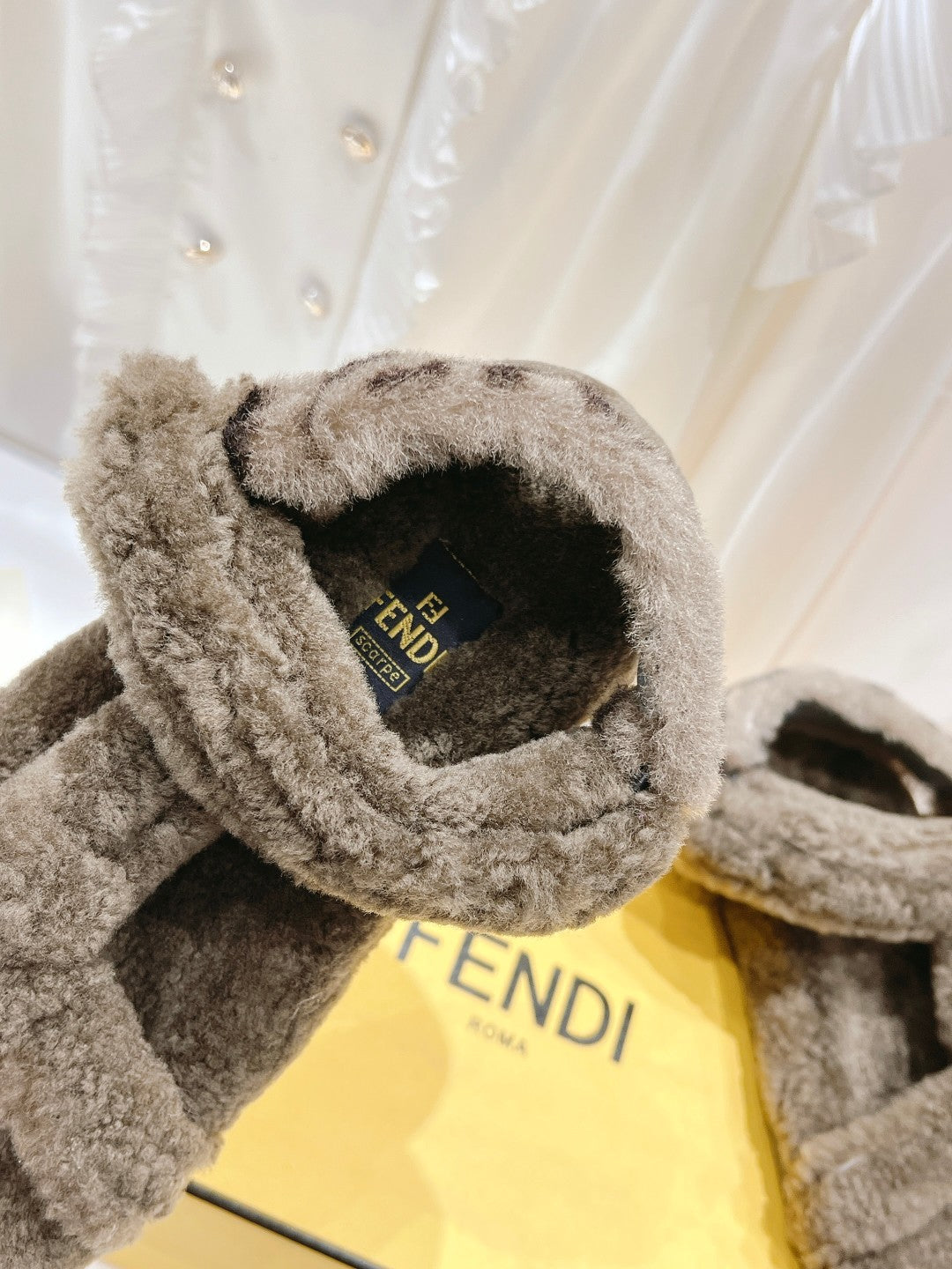 FENDI DAD SANDAL IN MOCHA BROWN FLEECE