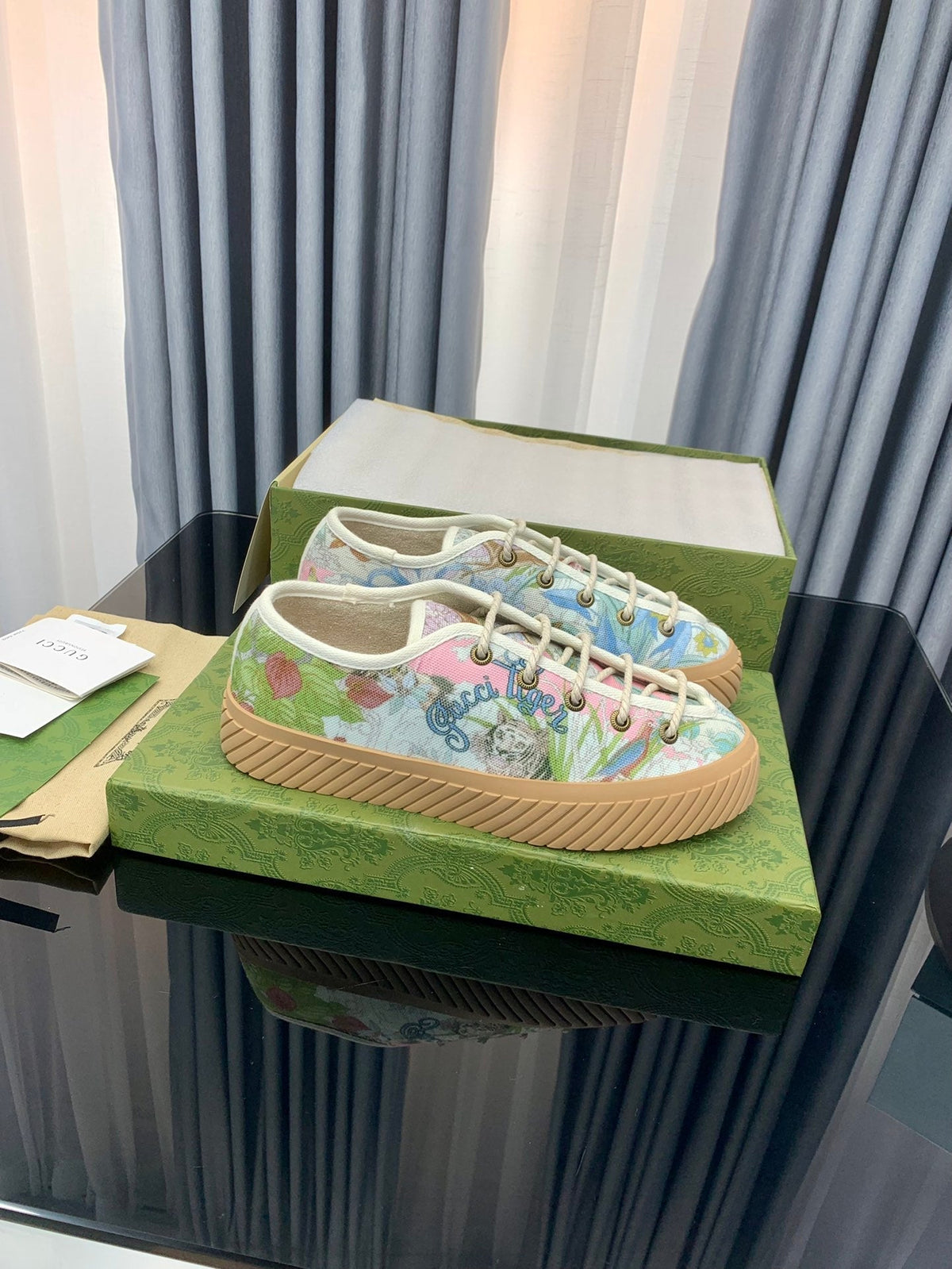 GG UNIQUE SNEAKER THICK-SOLE GRASS MOTIF CANVAS