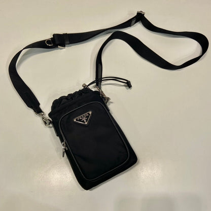 PHONE BAG 18 IN BLACK RE-NYLON