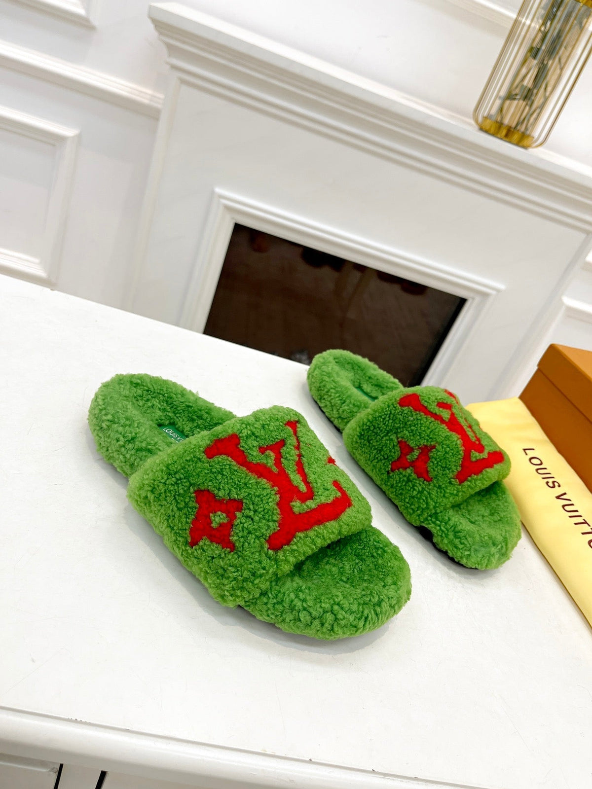 LV FLAT SLIPPER IN LAWN GREEN MIX CHERRY RED SHEARLING