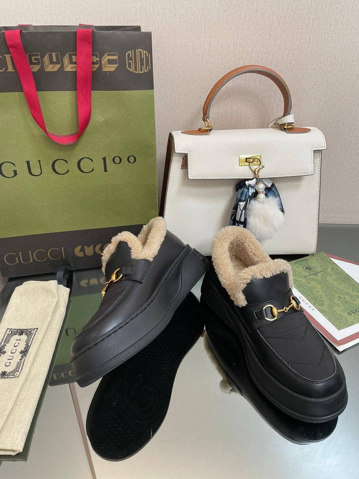 GG LOAFER IN BLACK CALFSKIN WITH BEIGE WOOL LINING