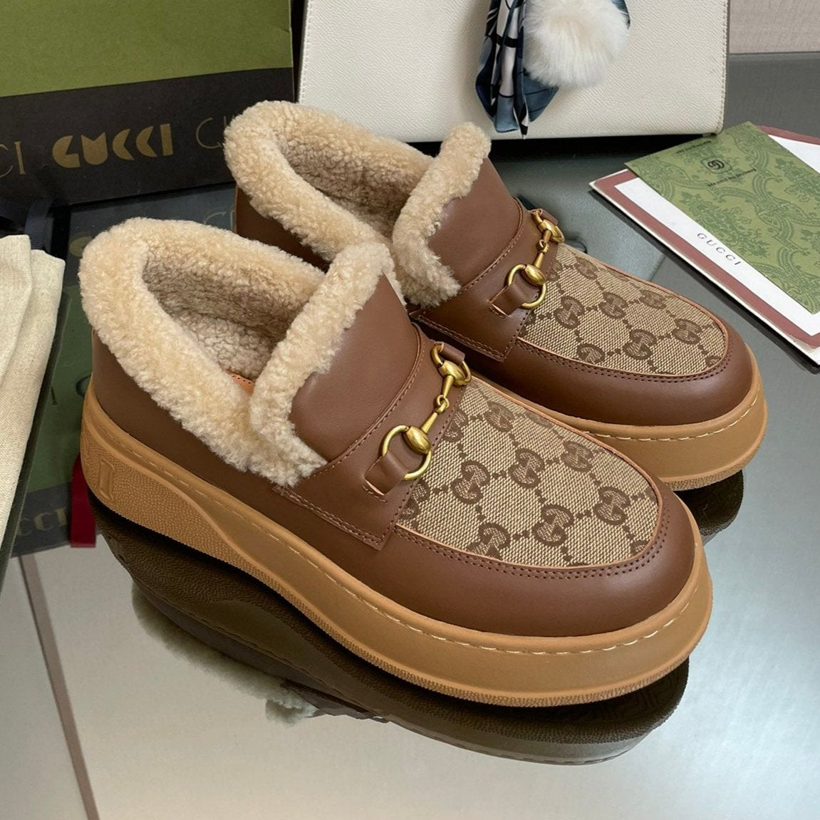GG LOAFER IN PEANUT BROWN JACQUARD AND CHOCOLATE BROWN CALFSKIN WITH BEIGE WOOL LINING