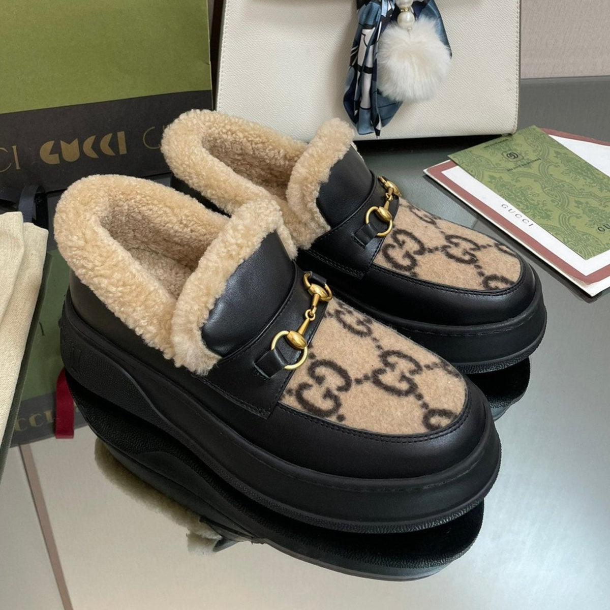 GG LOAFER IN CAMEL BROWN JACQUARD AND BLACK CALFSKIN WITH BEIGE WOOL LINING