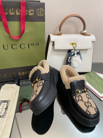 GG LOAFER IN CAMEL BROWN JACQUARD AND BLACK CALFSKIN WITH BEIGE WOOL LINING
