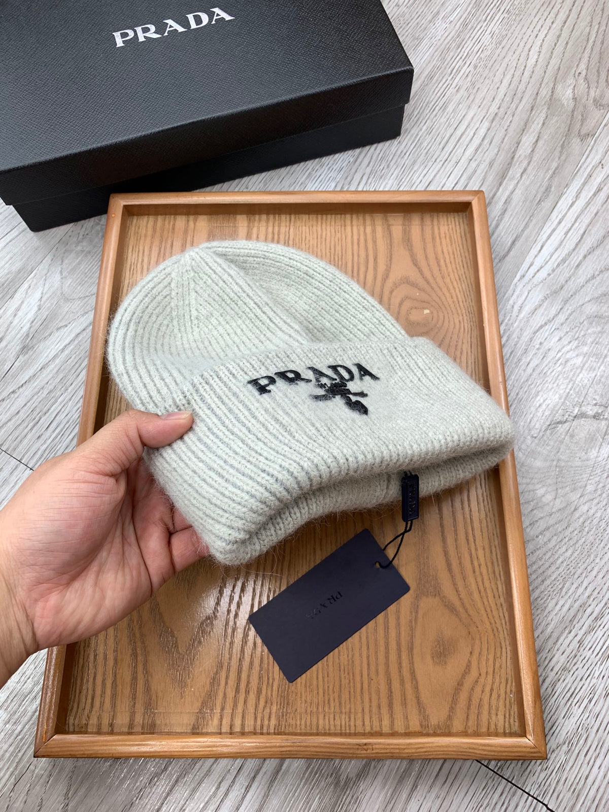 BEANIE HAT IN PALE GRAY WOOL 108746