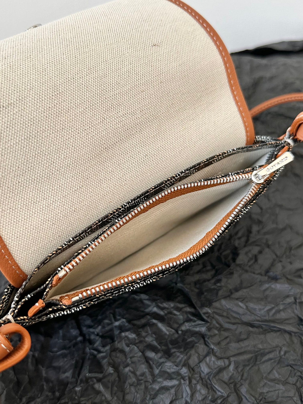 PLUMET POCKET WALLET 20 IN BLACK GOYARDINE CANVAS AND TAN LAMBSKIN TRIM