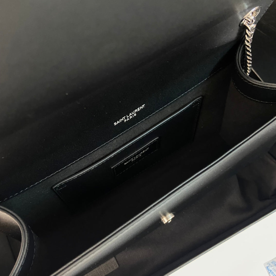 KATE TASSEL 24 BLACK CALFSKIN WITH SILVER LOGO