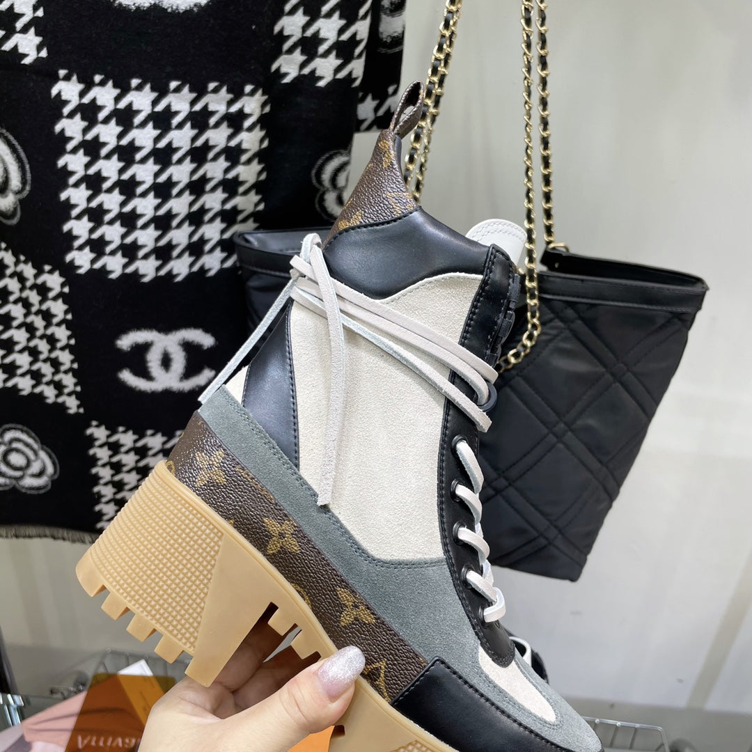 LAUREATE PLATFORM BOOTS IN WHITE CALFSKIN AND COIN GRAY SUEDE