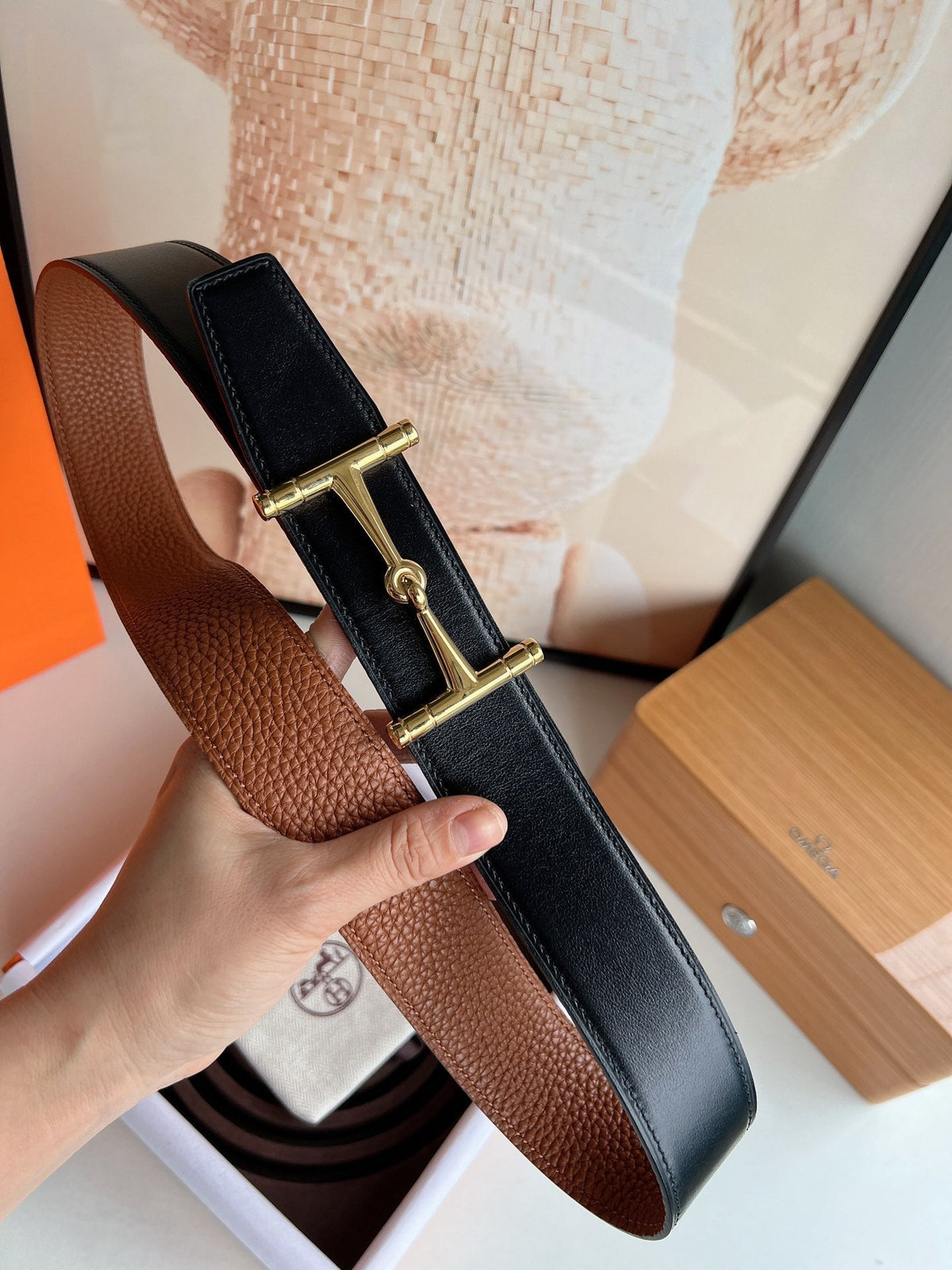 HM JUMBO BELT BUCKLE & REVERSIBLE CIDER ORANGE AND BLACK LEATHER STRAP 38 MM GOLD HARDWARE