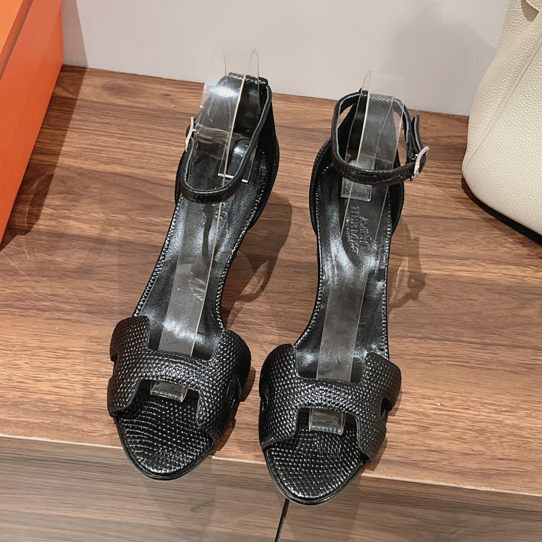 PREMIERE 70 SANDAL IN BLACK GRAINED CALFSKIN