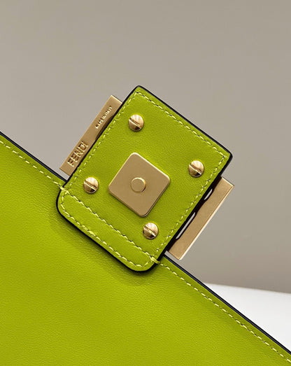 BAGUETTE WITH FF MOTIF 27 IN LIMERICK SOFT LAMBSKIN GOLD HARDWARE