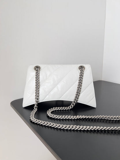 CRUSH CHAINED BAG 25 IN WHITE QUILTED CRUSHED CALFSKIN SILVER HARDWARE