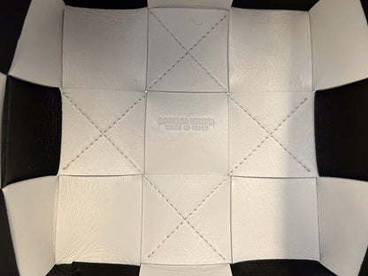 SMALL CASSETTE BUCKET 18 IN WHITE MIX BLACK CALFSKIN