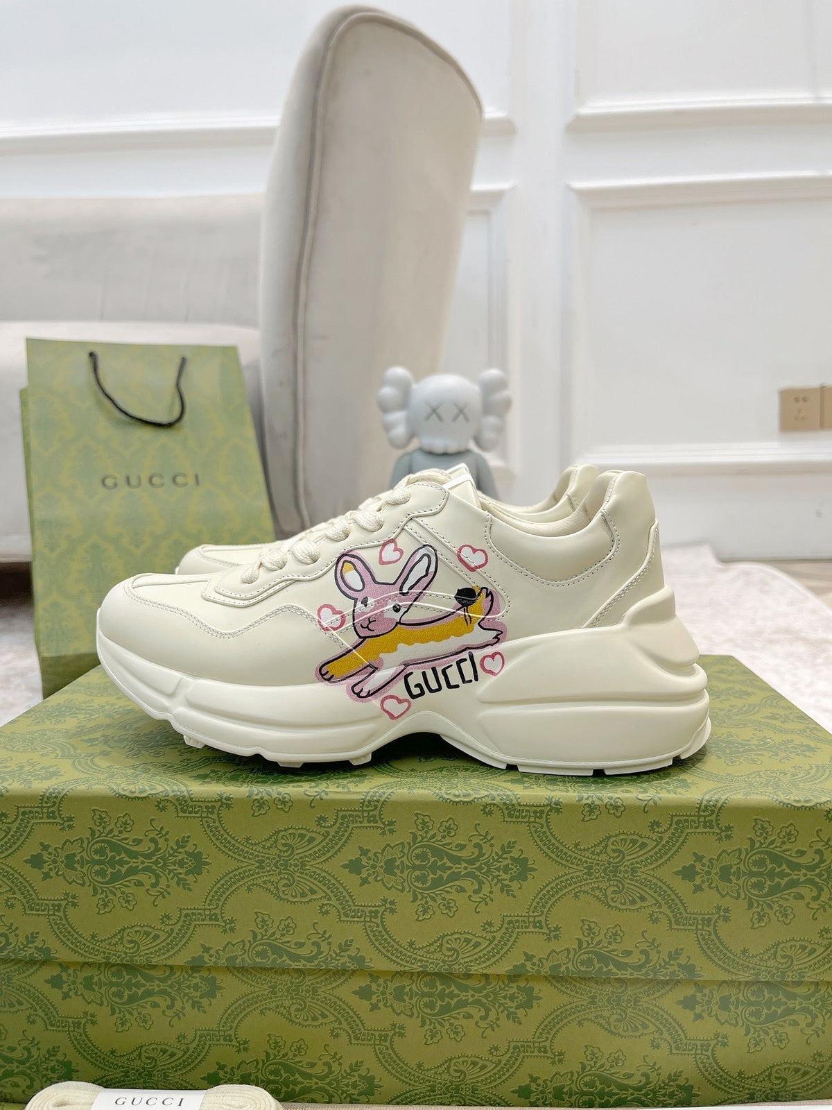 GG RHYTON TRAINER WHITE LAMBSKIN WITH FOX ICON
