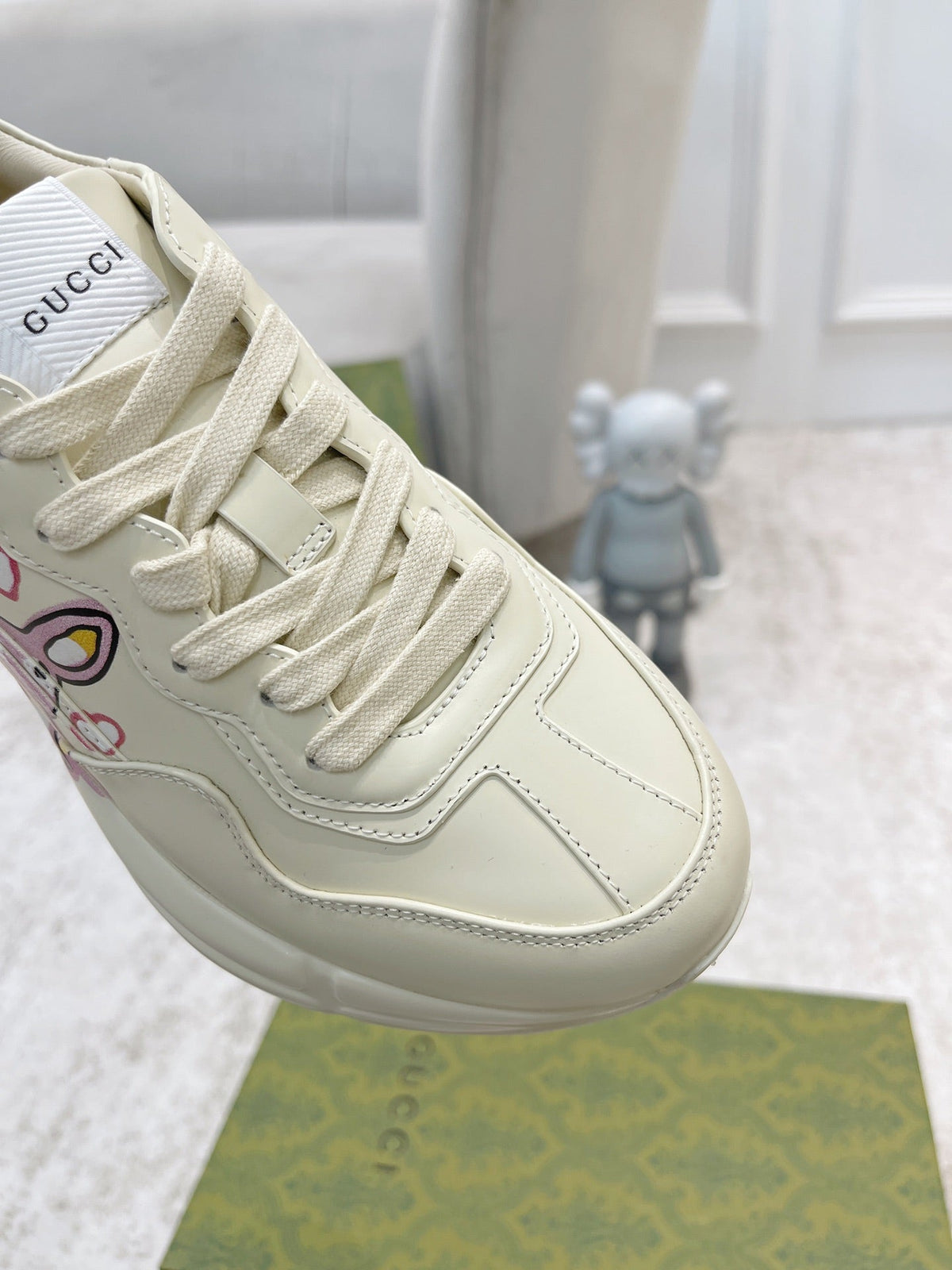 GG RHYTON TRAINER WHITE LAMBSKIN WITH FOX ICON