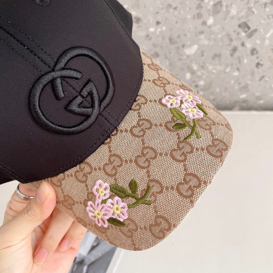 BAKER BOY CAP IN BLACK MIX CAMEL BROWN MONOGRAM JACQUARD FABRIC 136304