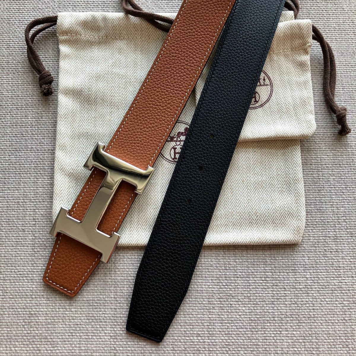 HM BELT BUCKLE & REVERSIBLE BLACK AND BRONZE BROWN LEATHER STRAP 38MM GOLD HARDWARE