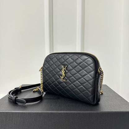 GABY 19 ZIPPED POUCH IN QUILTED BLACK LAMBSKIN