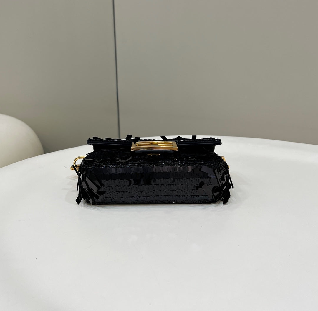 BAGUETTE MINI 19 IN BLACK SEQUINS GOLD HARDWARE