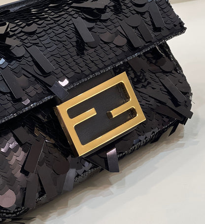 BAGUETTE MINI 19 IN BLACK SEQUINS GOLD HARDWARE