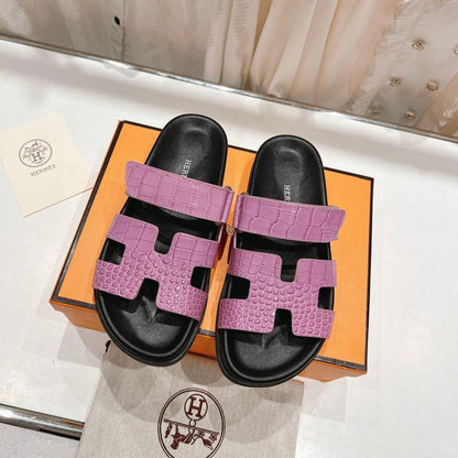 CHYPRE SANDAL BLACK AND LAVENDER LAMBSKIN