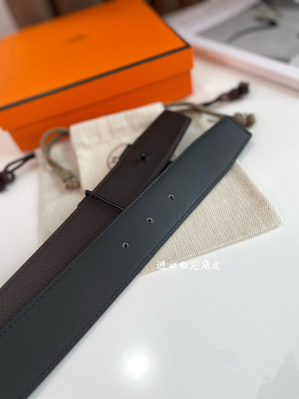 HM CONSTANCE BELT BUCKLE & REVERSIBLE CHOCOLATE BROWN AND BLACK LEATHER STRAP 38MM