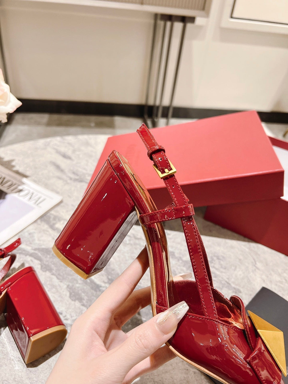 ONE STUD RUBY RED PATENT LEATHER LACE-UP HIGH HEELS 85 MM