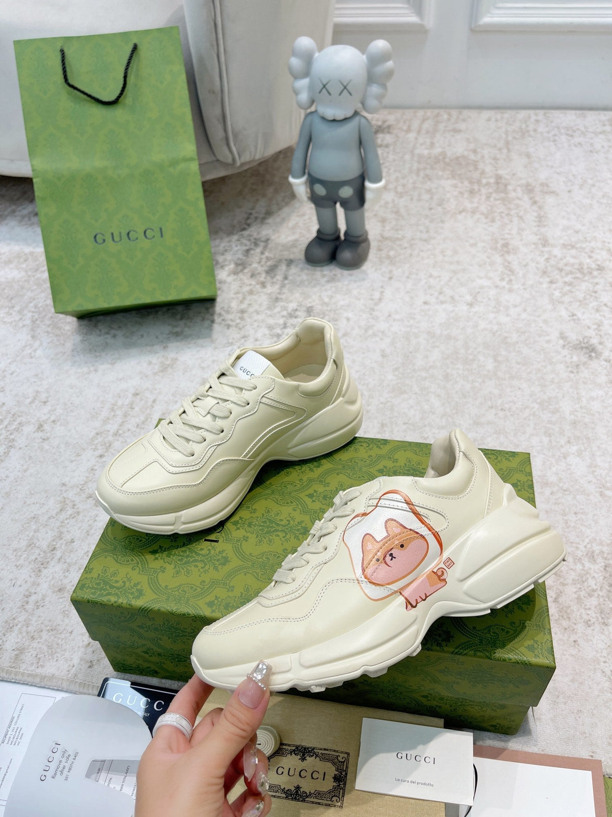GG RHYTON TRAINER WHITE LAMBSKIN WITH CAT ICON