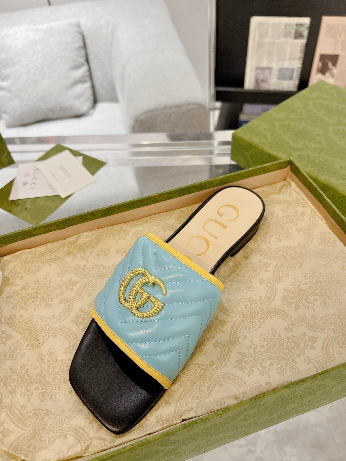 GG EXCLUSIVE SLIDE SANDAL SKY AND BLACK CALFSKIN