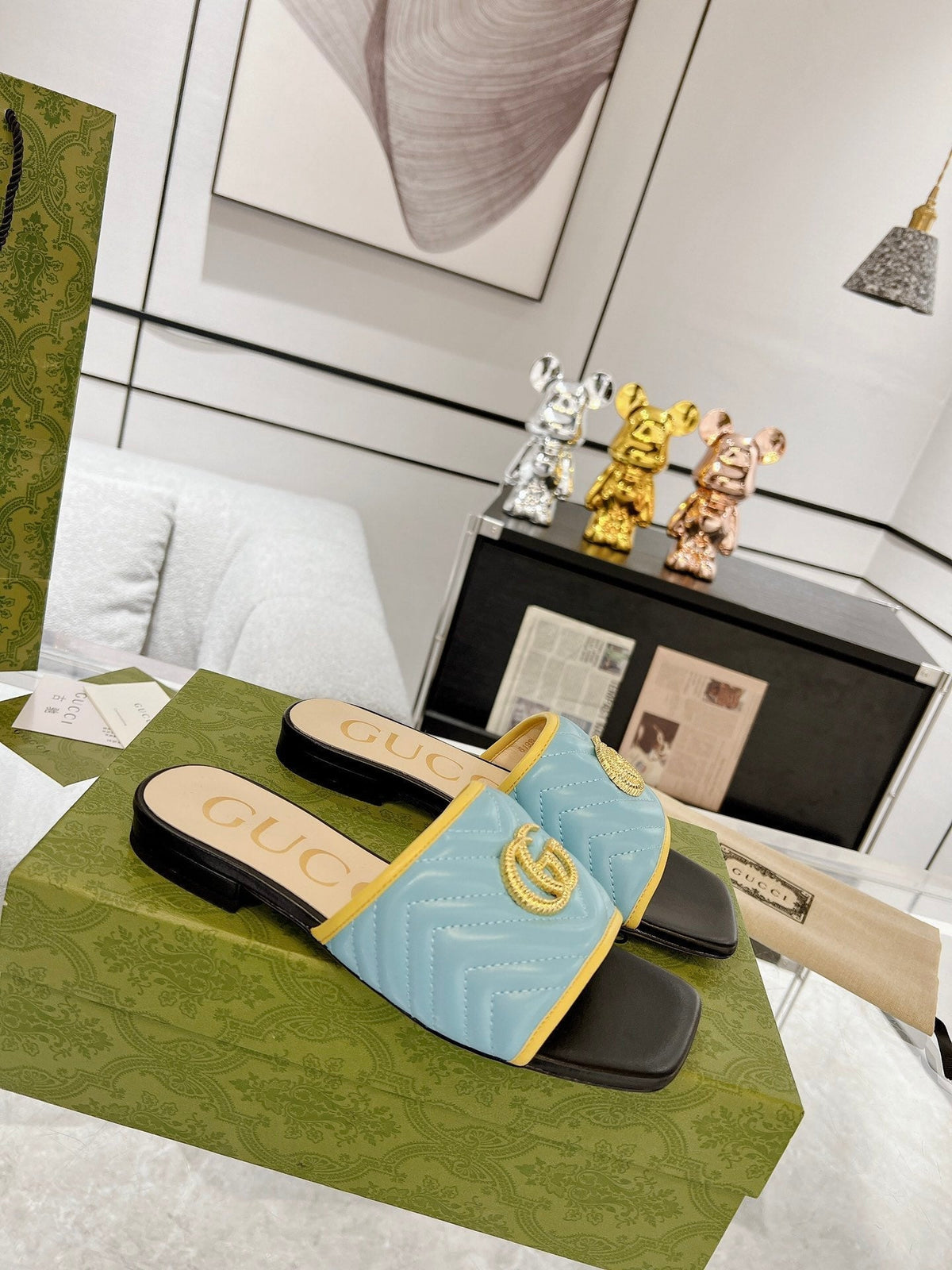 GG EXCLUSIVE SLIDE SANDAL SKY AND BLACK CALFSKIN