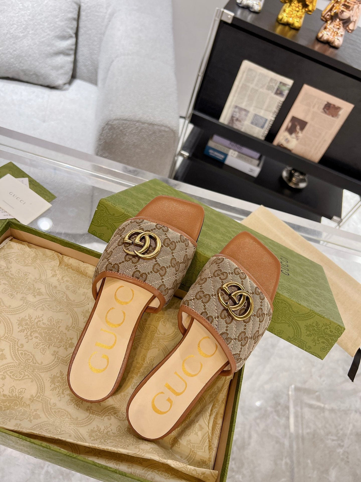 GG EXCLUSIVE SLIDE SANDAL CARAMEL AND BROWN FABRIC