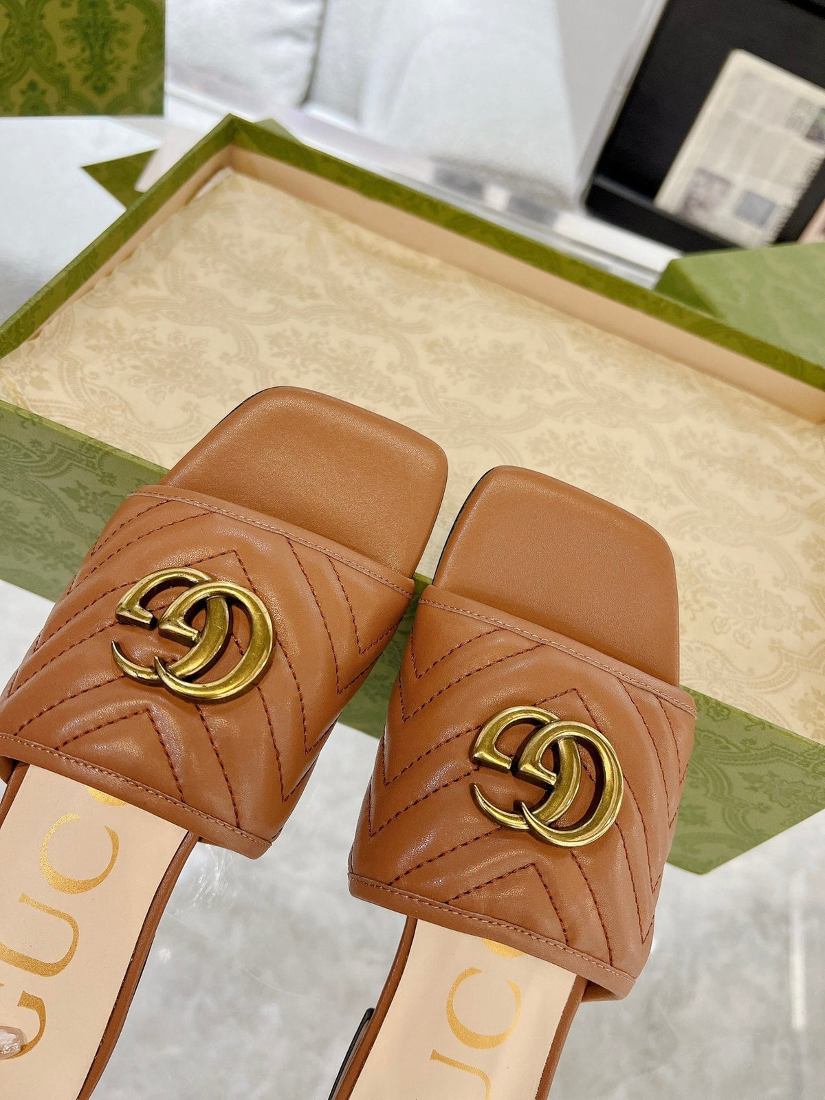 GG EXCLUSIVE SLIDE SANDAL CARAMEL CALFSKIN