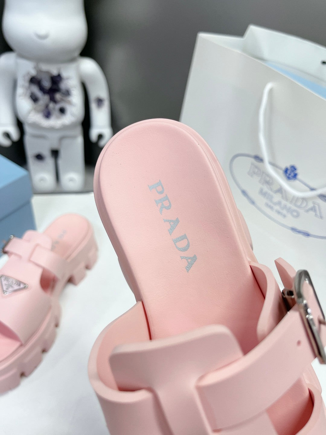 MONOLITH SLIPPER SANDALS IN LIGHT PINK RUBBER