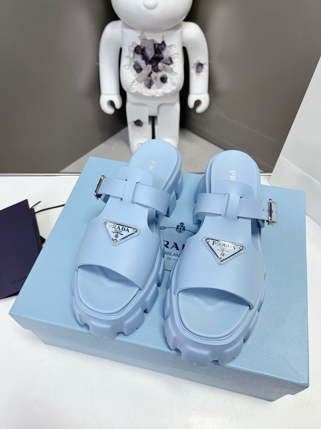 MONOLITH SLIPPER SANDALS IN SKY BLUE RUBBER