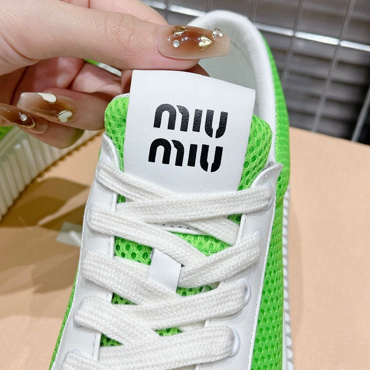 SNEAKERS THICK-SOLED SHAMROCK COLOR MESH COWHIDE