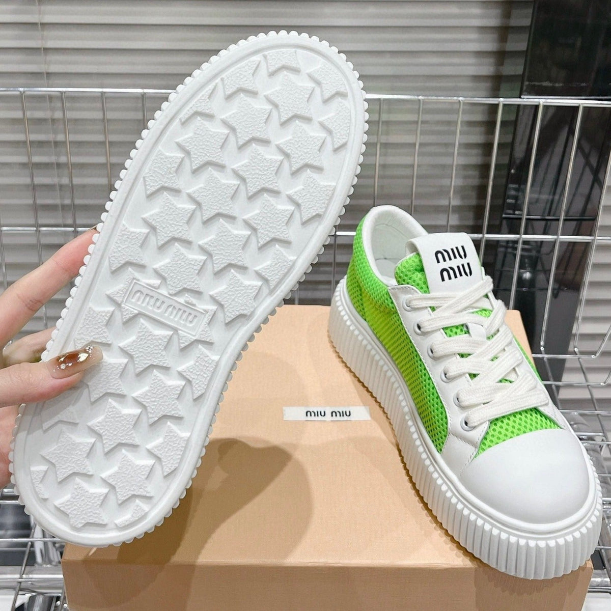 SNEAKERS THICK-SOLED SHAMROCK COLOR MESH COWHIDE