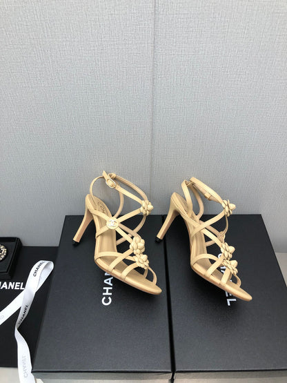 FLORAL HIGH HEEL SANDAL IN SAND YELLOW LAMBSKIN