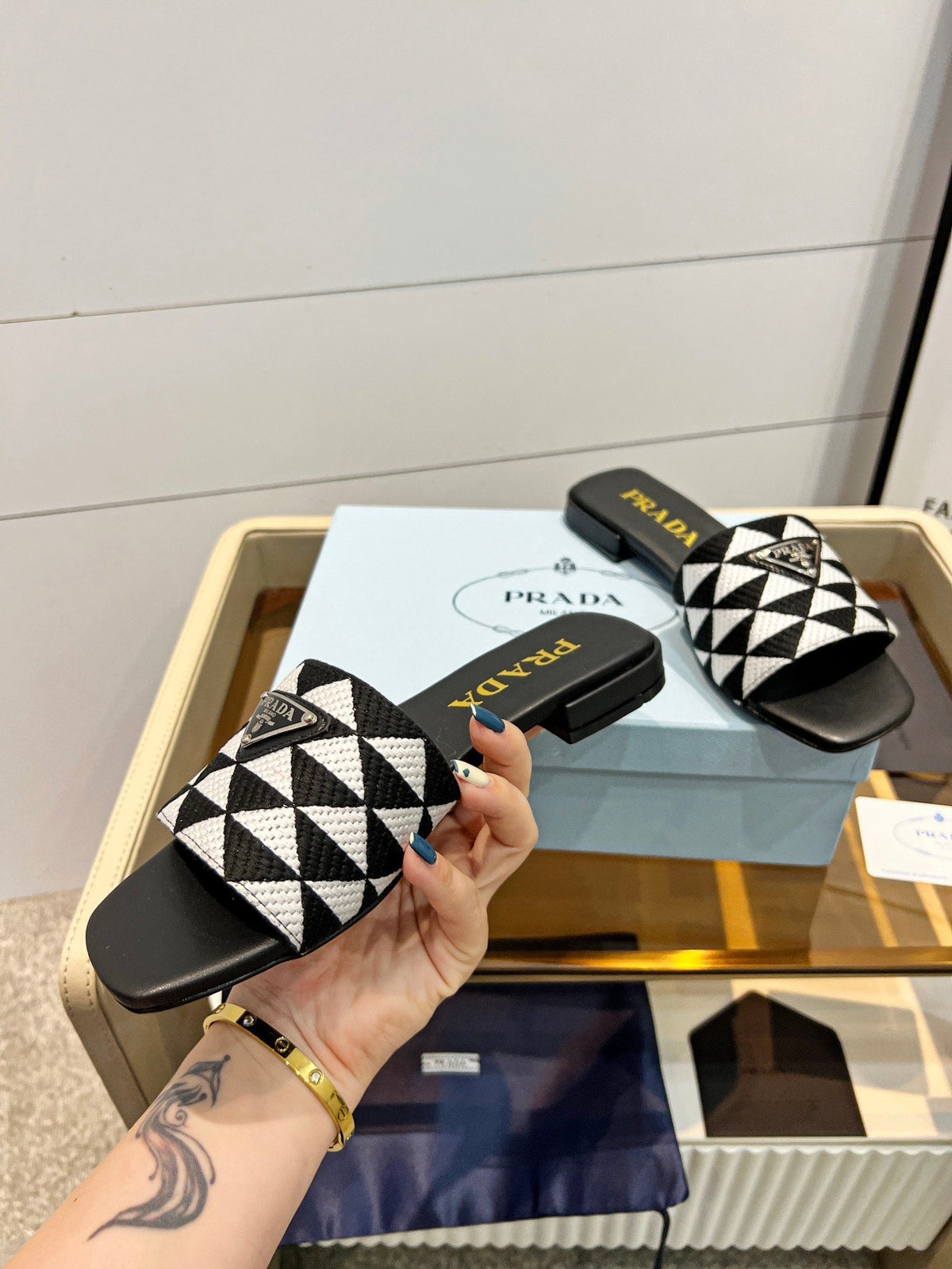 PRA EMBROIDERED SLIDES FLAT BLACK AND WHITE FABRIC