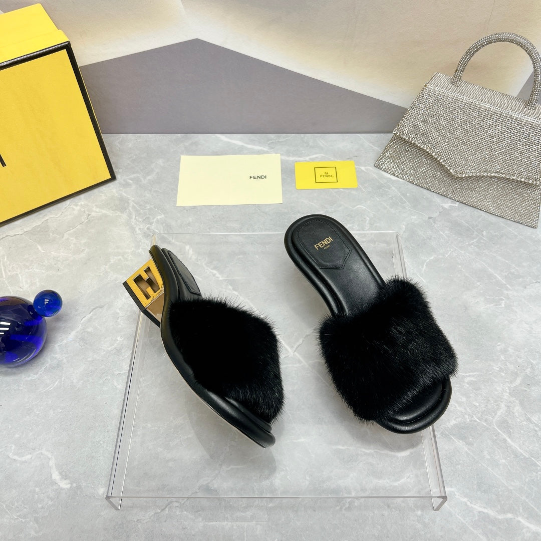 FENDI BAGUETTE MINK MEDIUM-HEELED 45MM IN BLACK FUR AND LAMBSKIN