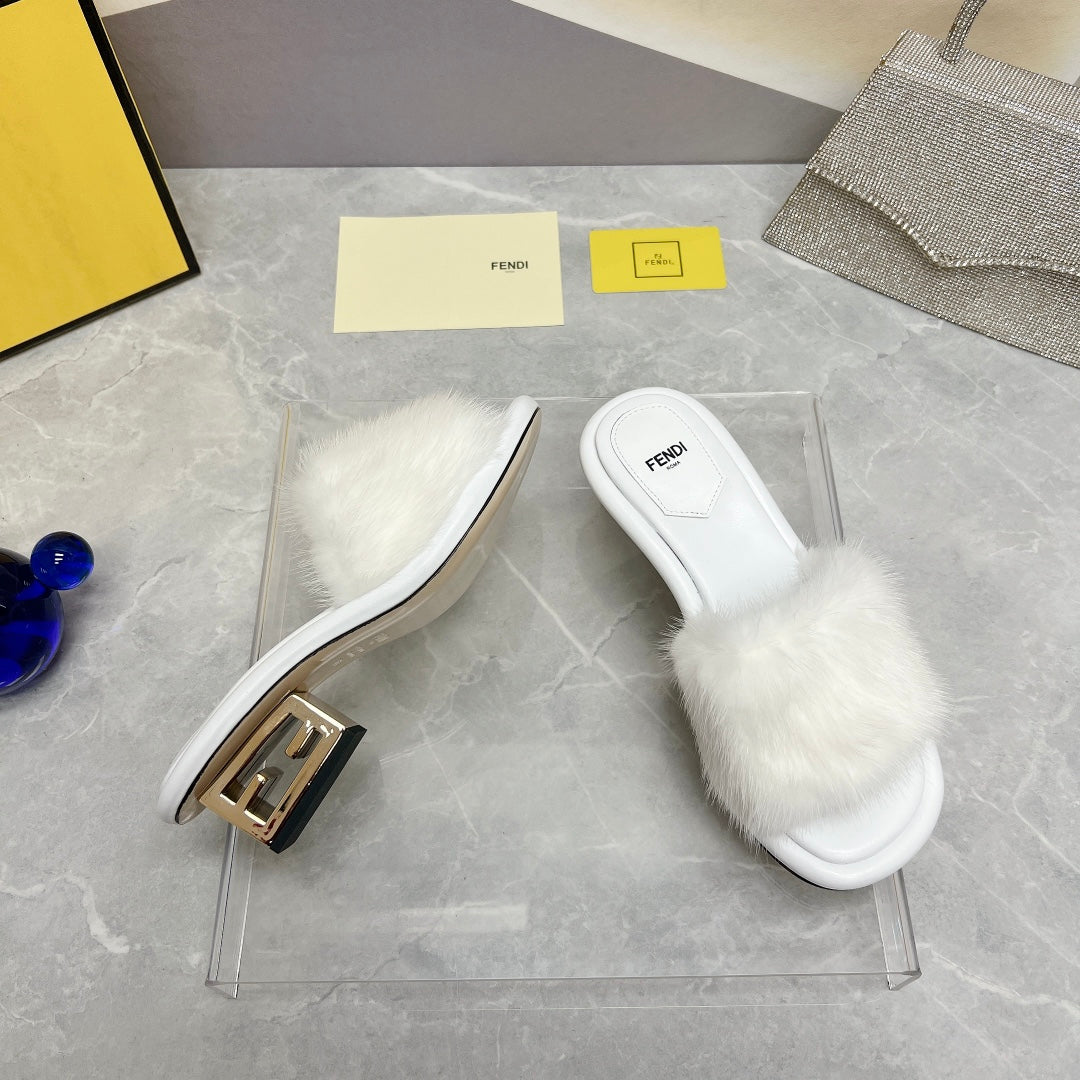 FENDI BAGUETTE MINK MEDIUM-HEELED 45MM IN WHITE FUR AND LAMBSKIN
