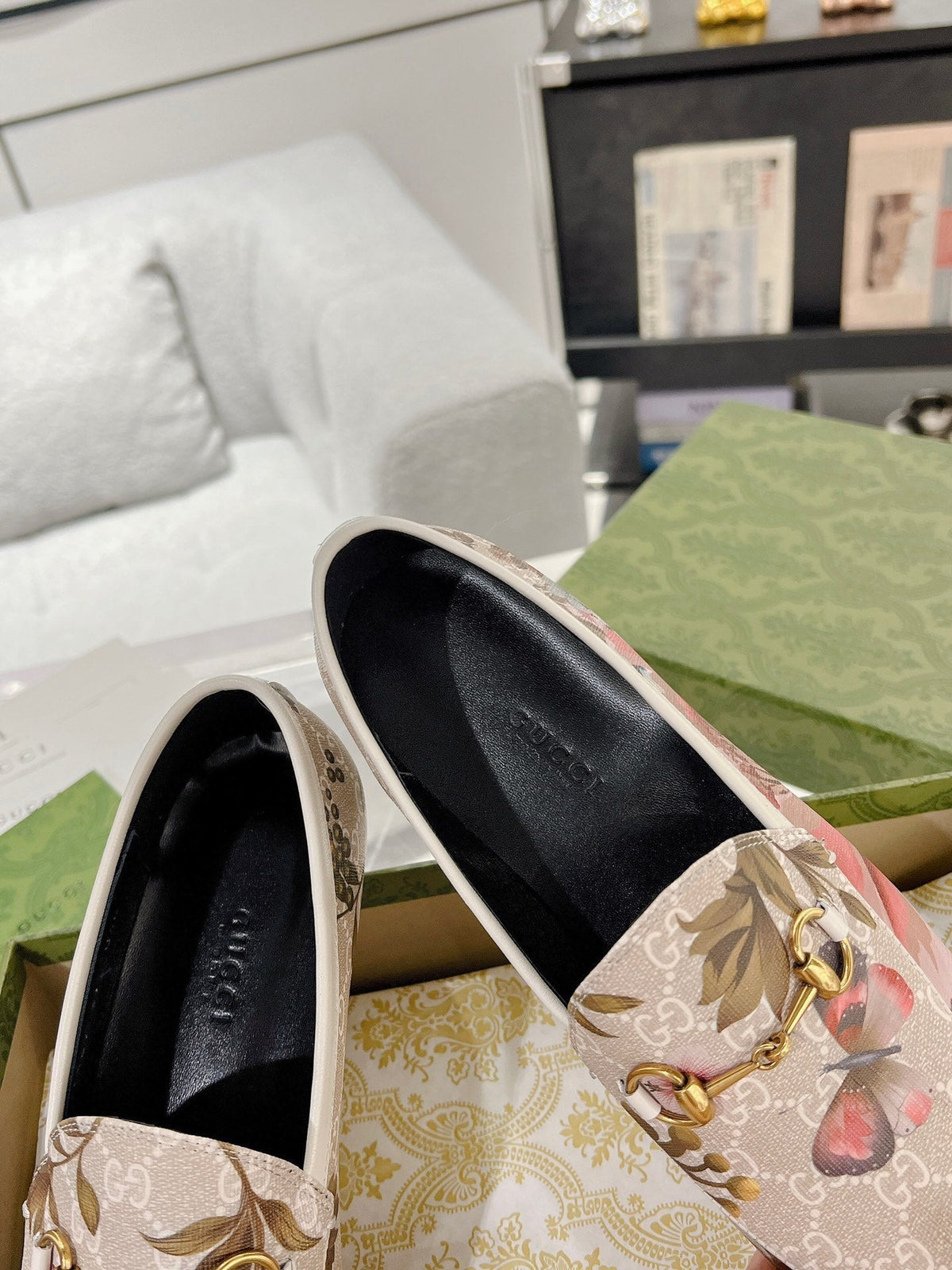 HORSEBIT LOAFER WITH FLOWER PRINT IN LINEN BEIGE MONOGRAM JACQUARD FABRIC