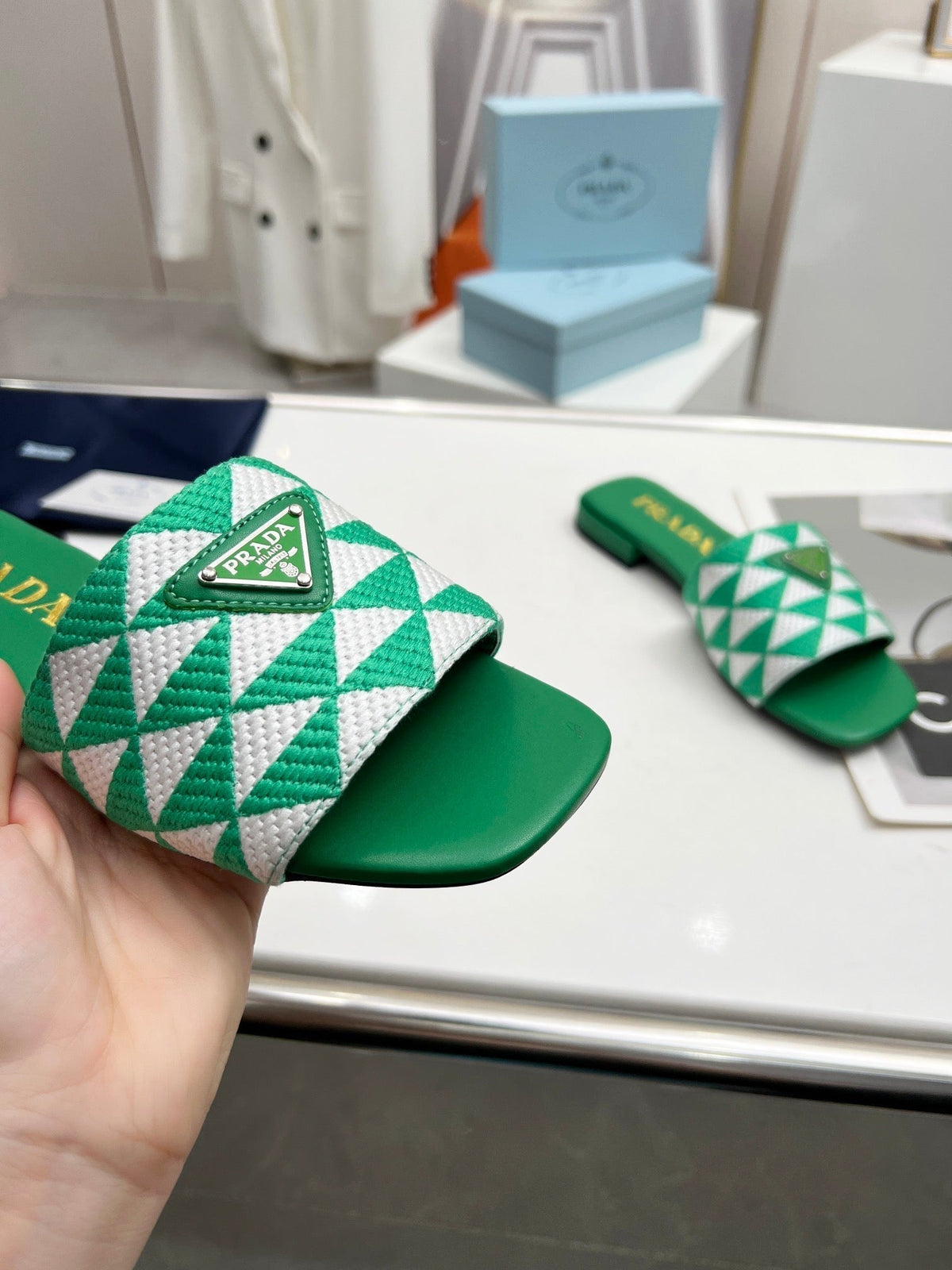 PRA EMBROIDERED SLIDES FLAT GREEN FABRIC
