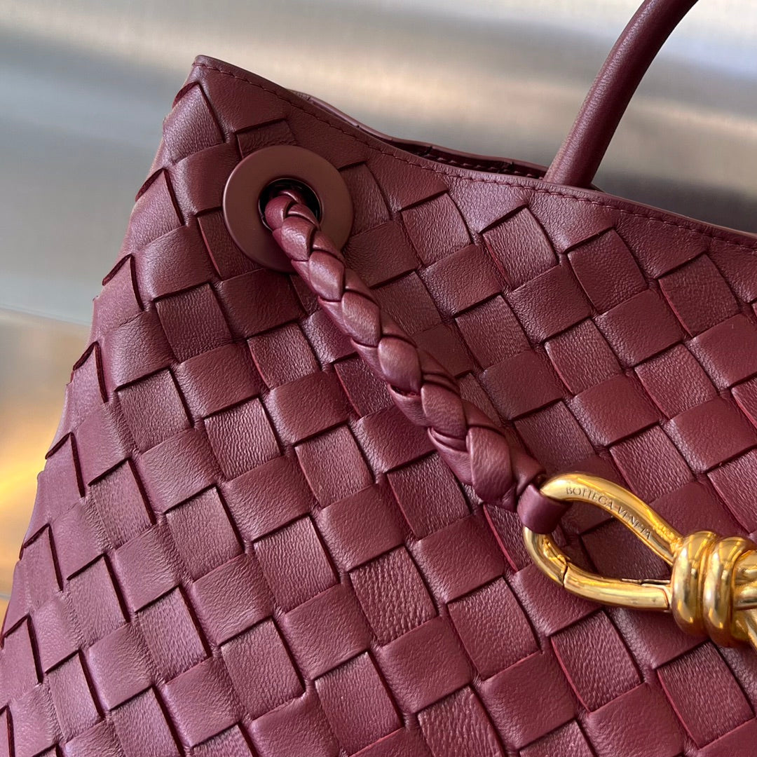 MEDIUM ANDIAMO 32 IN BURGUNDY LAMBSKIN